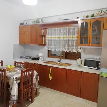 Jonny Guesthouse Ksamil Exterior photo