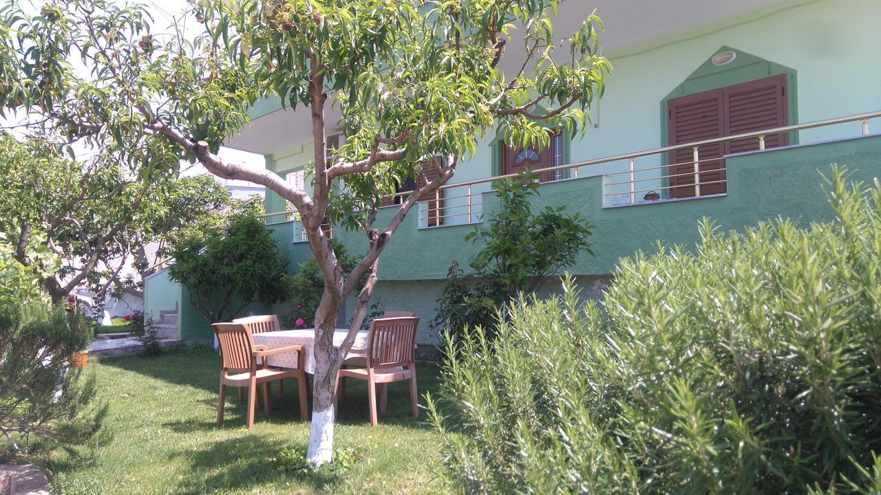 Jonny Guesthouse Ksamil Exterior photo