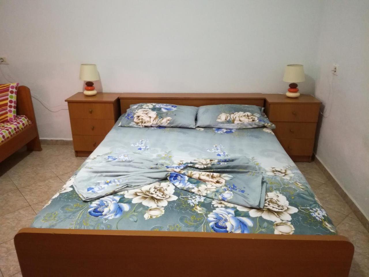 Jonny Guesthouse Ksamil Exterior photo
