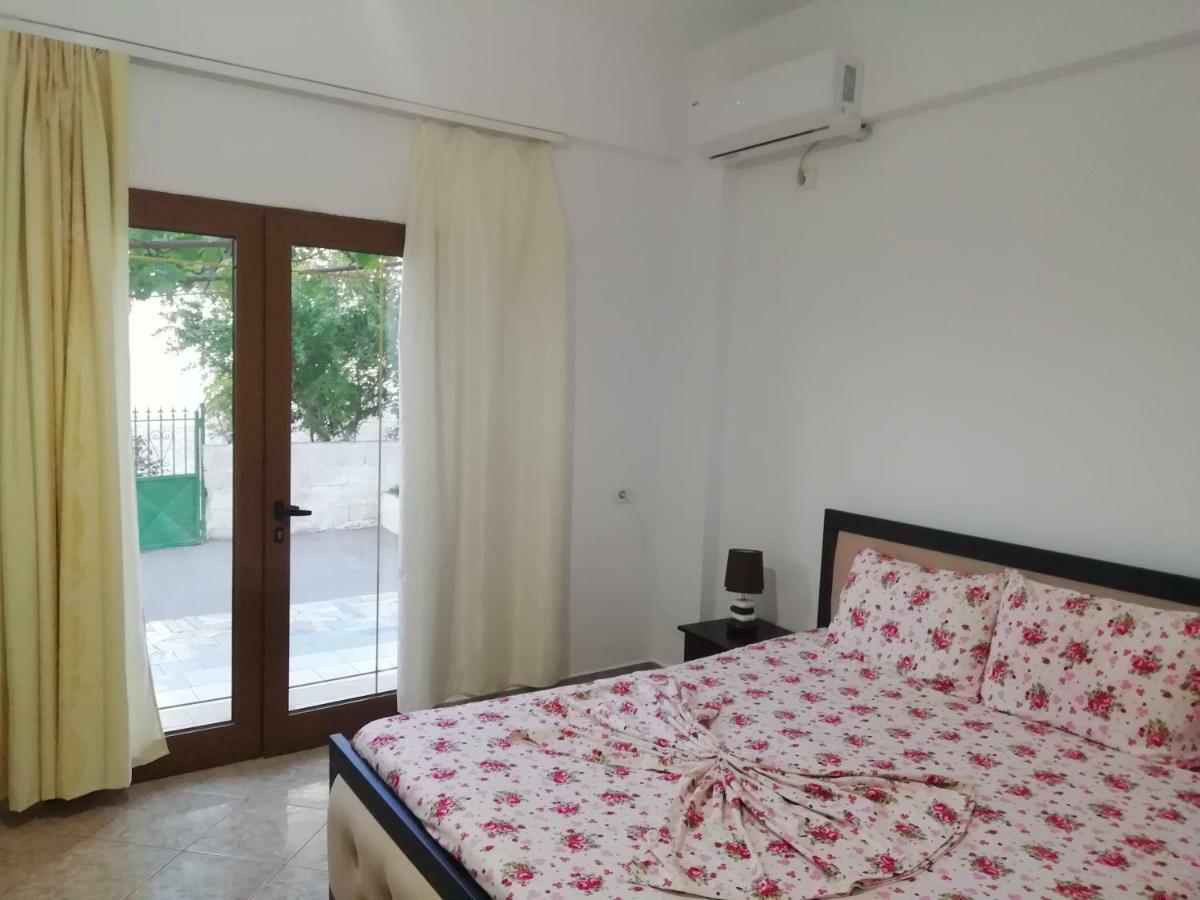 Jonny Guesthouse Ksamil Exterior photo