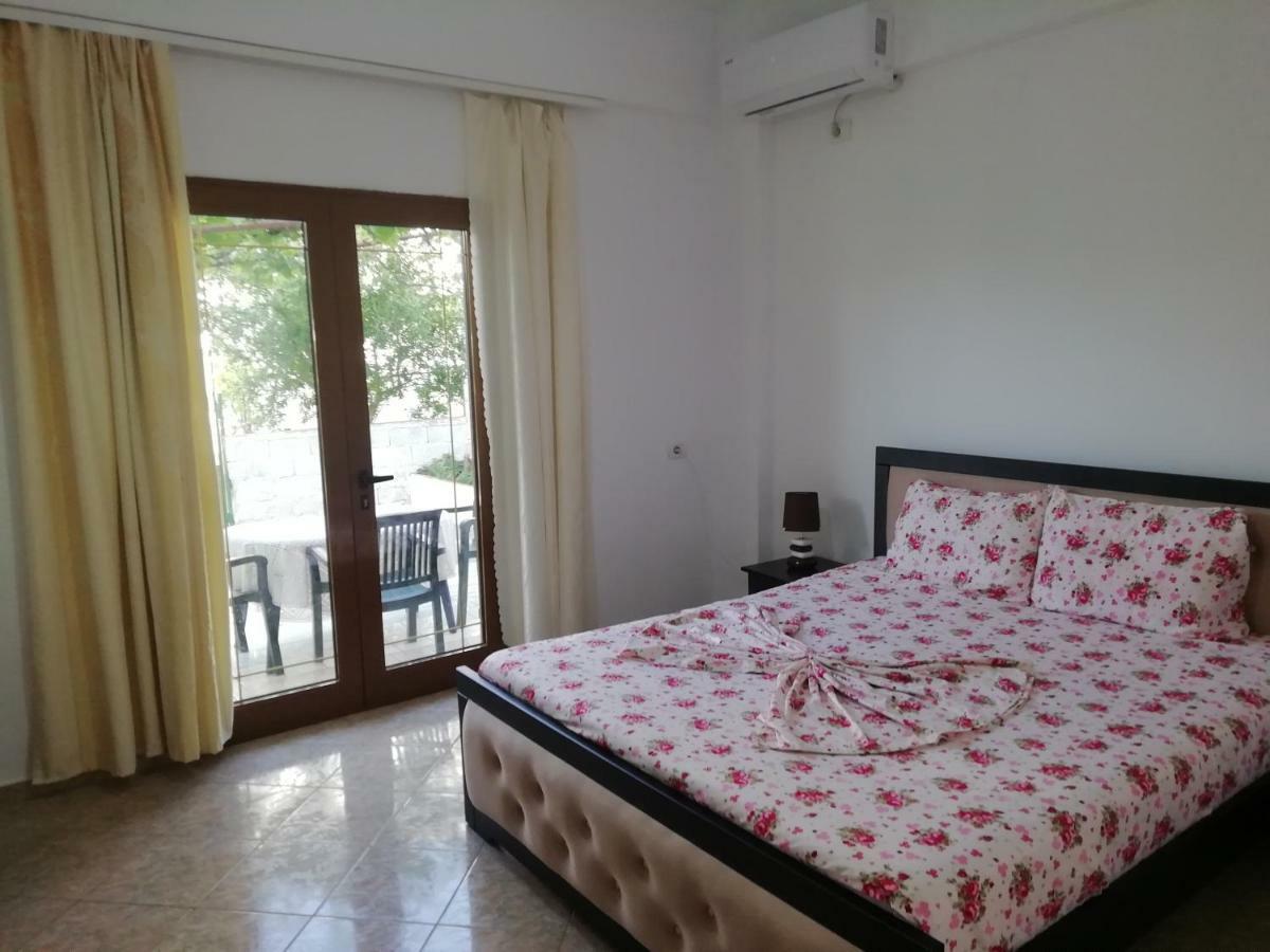 Jonny Guesthouse Ksamil Exterior photo