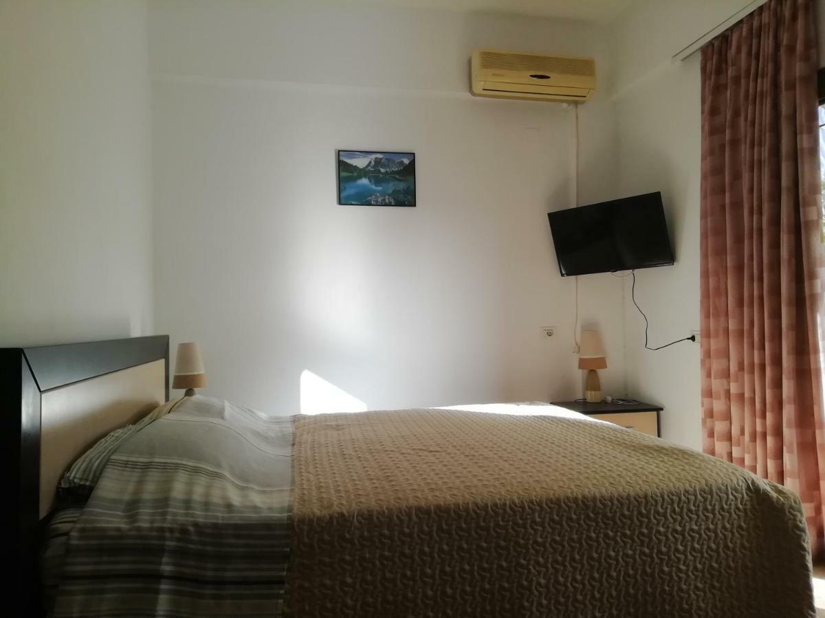 Jonny Guesthouse Ksamil Exterior photo