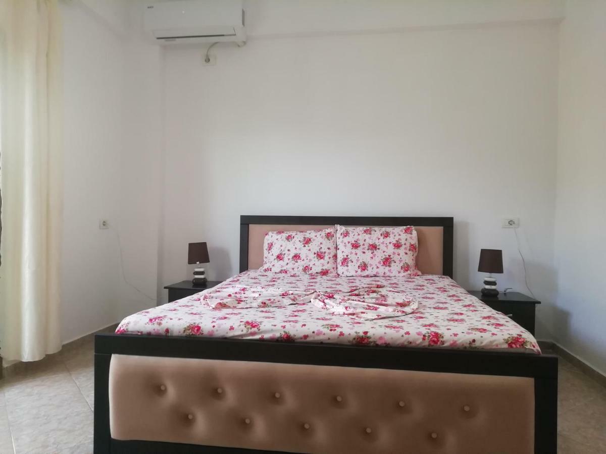 Jonny Guesthouse Ksamil Exterior photo