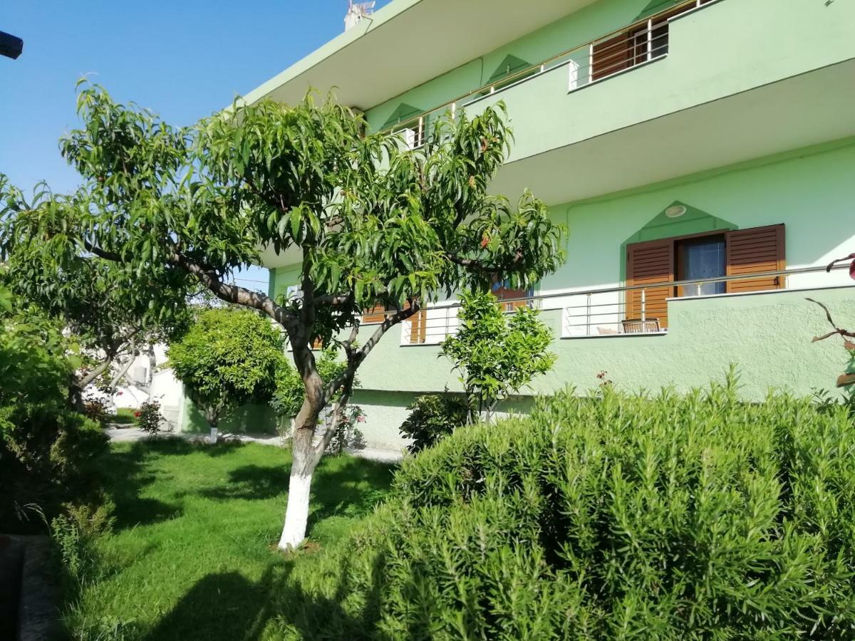 Jonny Guesthouse Ksamil Exterior photo