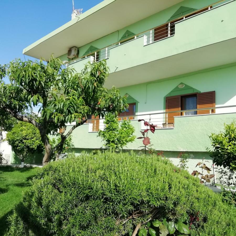 Jonny Guesthouse Ksamil Exterior photo